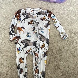 Posh Peanut 0-3 Month zipper ruffle butt Sleeper